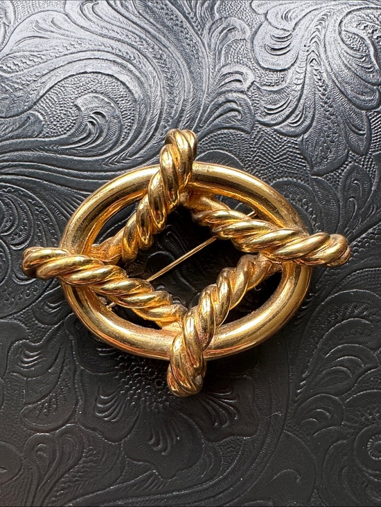 Givenchy Jewelry - Givenchy Vintage Gold-Tone Interwoven Circle Pin Brooch